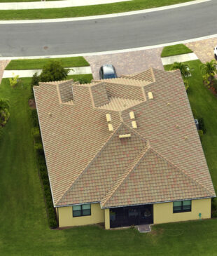 How Long Does a Roof Normally Last on Florida Homes?